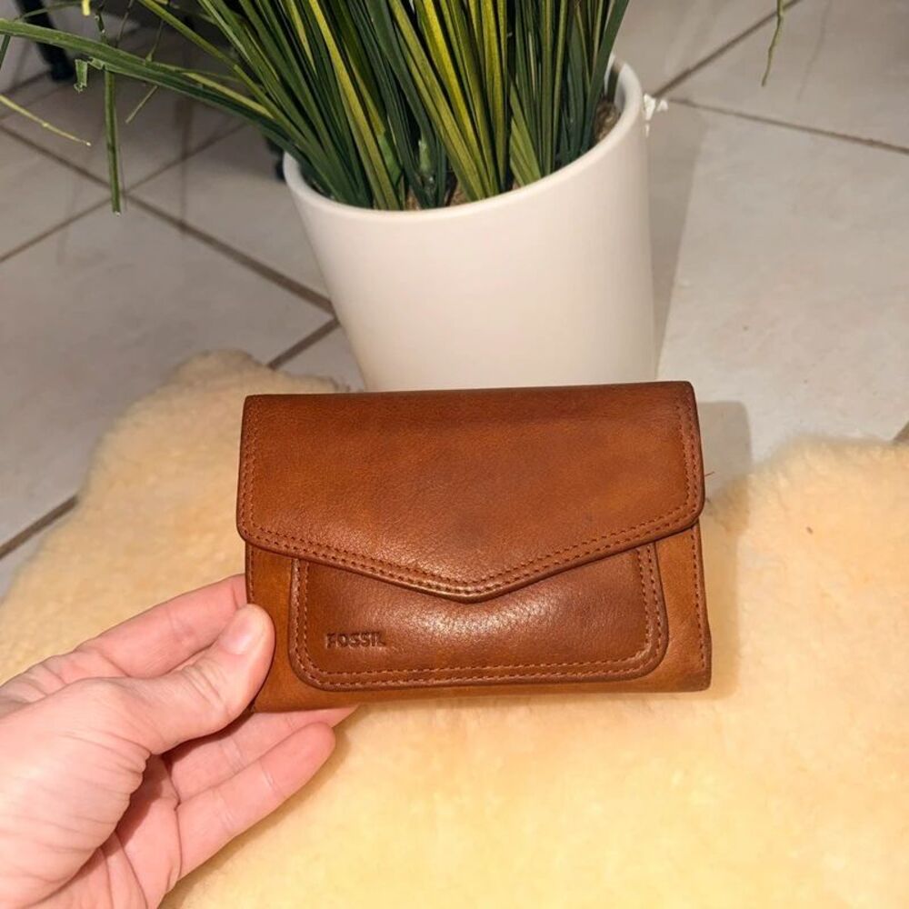 Vintage Fossil Brown Genuine Leather Envelope Trifold Wallet Key Logo Pull